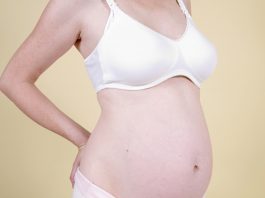 Er det normalt at der kommer væske ud af brysterne når man er gravid i uge 15