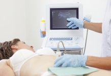 Er risikoen for at abortere mindre når man har set hjertet slå?
