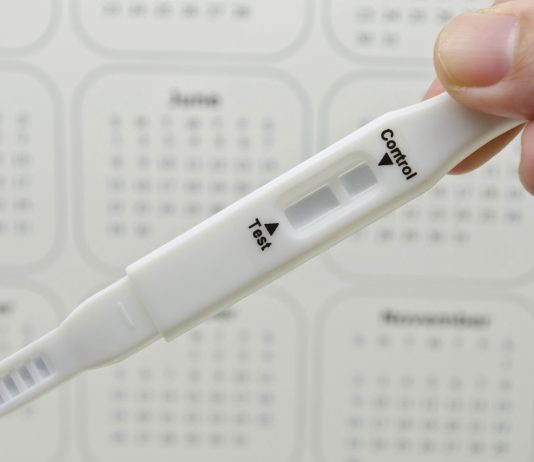 Kan man få menstruationslignende blødninger under graviditeten?